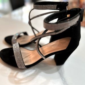 Fancy rhinestone heals